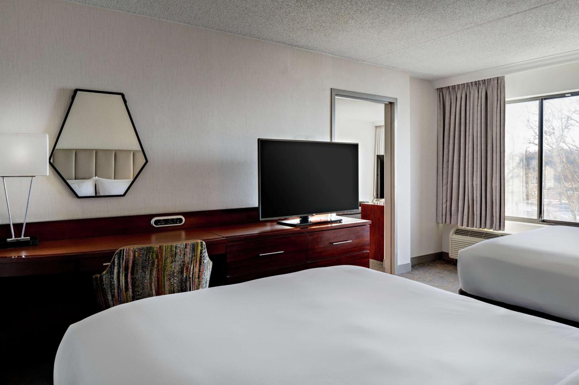 Doubletree By Hilton Fairfield Hotel & Suites Zewnętrze zdjęcie